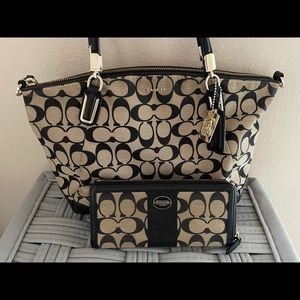 COACH Signature Purse 28562 Kelsey & Wallet Set